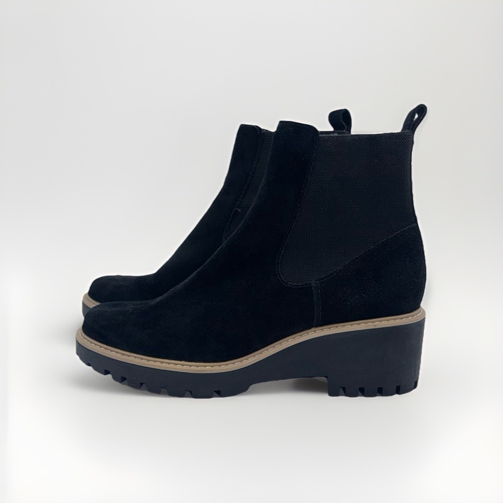 Dolce Vita Halina Black Suede Lug Sole Chelsea Boots‎ Womens Size 10